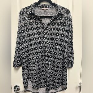 Black and White Patterned Women's Top